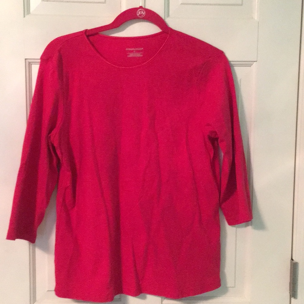 Red 3/4 sleeve tee